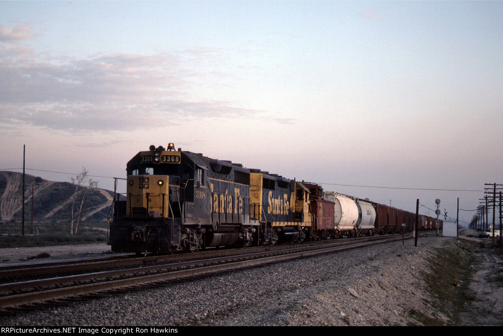 ATSF 8160 and ATSF 3368